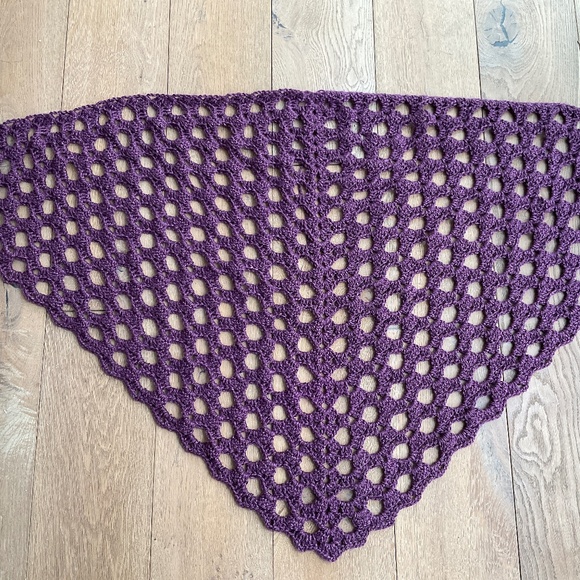 Handmade crochet shawl - plum color - Picture 1 of 4